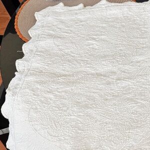 Lamont Home Luxurious Ivory Textured Pillow Sham Standard Size Beautiful EUC